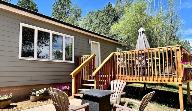Lakefront Cabin with Deck Great for Families in South Dakota