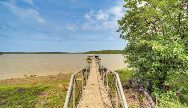 Lakefront Eufaula Vacation Rental w/Private Dock