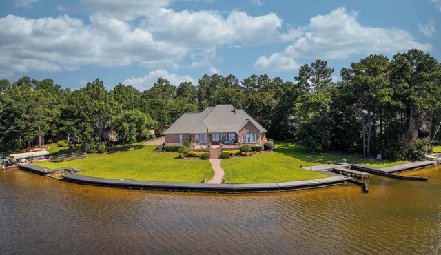 Lakefront Family Retreat with Game Room Fun
