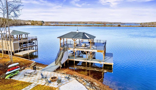 Lakefront Lake Anna, Hot Tub, Boat Dock