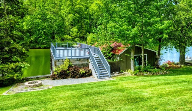 Lakefront Lake Anna with Dock, Deck, Fire Pit