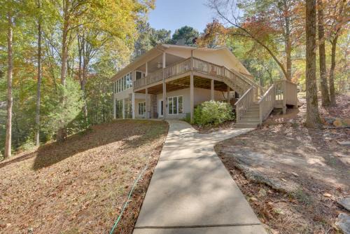 Lakefront Lineville Retreat w/Private Dock!