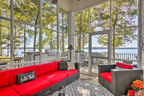 Lakefront Paradise w/Fire Pit - Dogs Welcome!