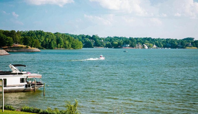 Lakefront Property Two Bedroom #34 at Long Cove Resort