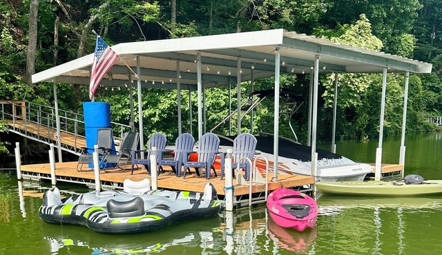 Lakefront Retreat w/Dock, Hot Tub & Firepit in Estill Springs