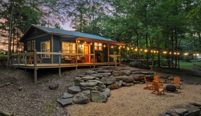 Lakefront — Walk to Water — Fire Pit — WiFi — Grill