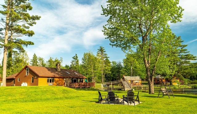 Lakeside Family Cottage Multiple Bedrooms