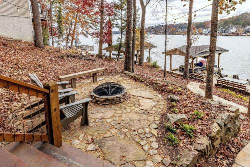 Lakeside Hideaway