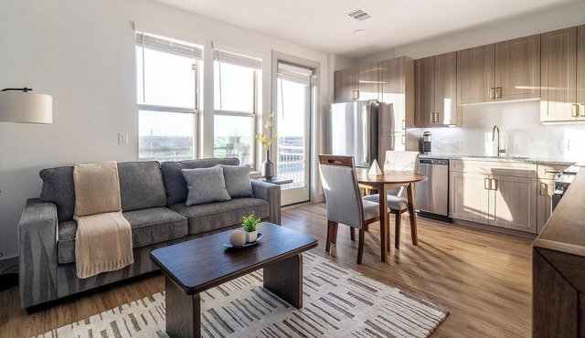 Landing | Amazing 1BD, Gym, Pool