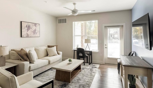 Landing | Amazing 1BD, Courtyard, Clubhouse