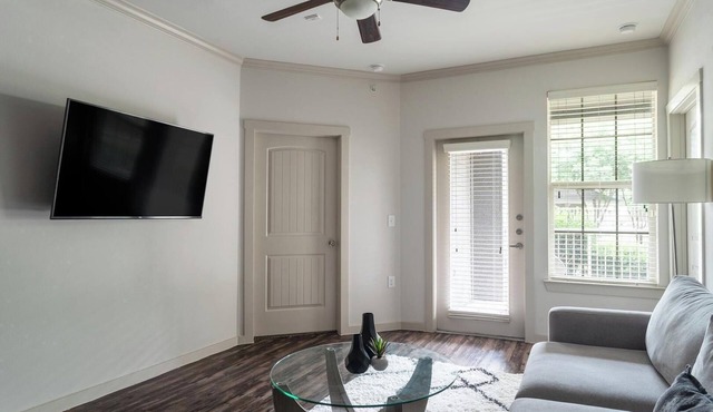 Landing | Amazing 2BD, Courtyard, Clubhouse
