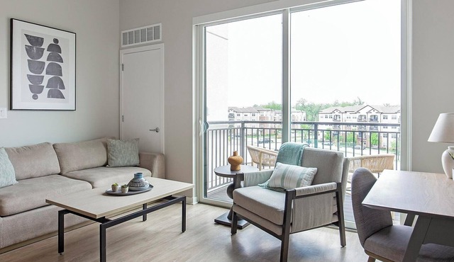 Landing | Amazing 2BD, Pool, Courtyard