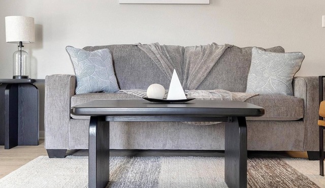 Landing | Beautiful 2BD, Gym, Game Room