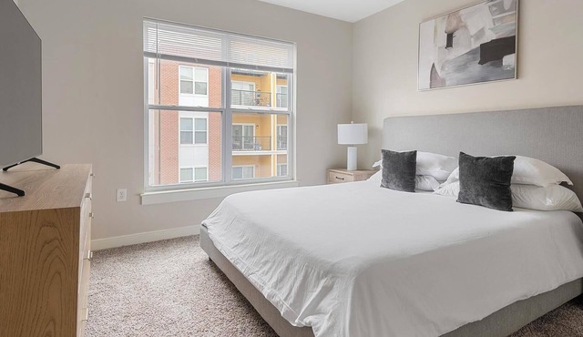 Landing | Beautiful 2BD, Courtyard, Pool