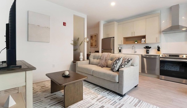 Landing | Chic 1BD, Game Room, Pool