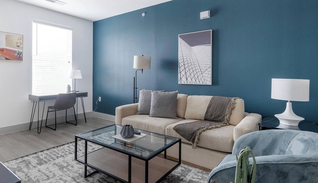 Landing | Chic 1BD, Pool, Gym