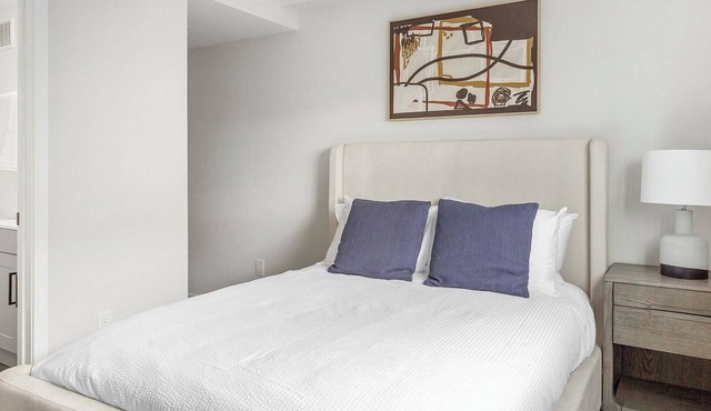 Landing | Chic 2BD, Clubhouse, Gym