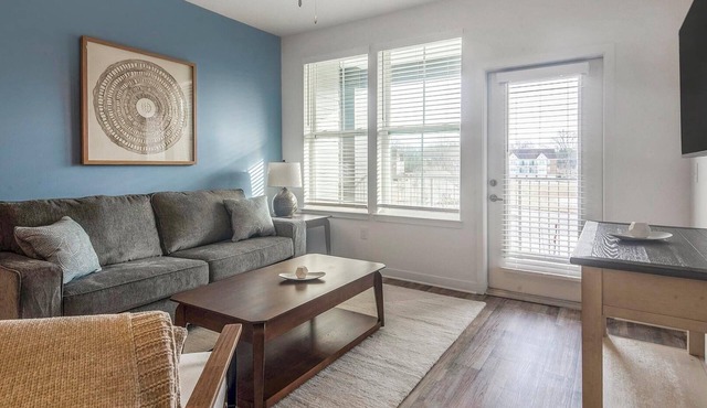 Landing | Chic 2BD, Clubhouse