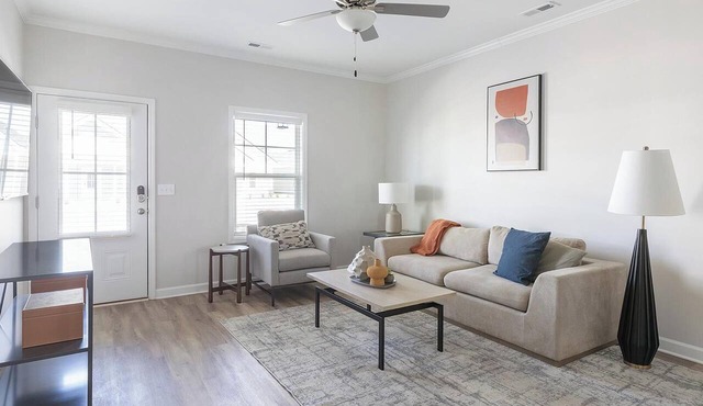 Landing | Incredible 2BD, Courtyard, Clubhouse
