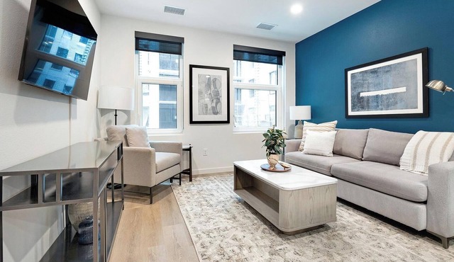 Landing | Modern 1BD, Rooftop Lounge, Gym in Denver