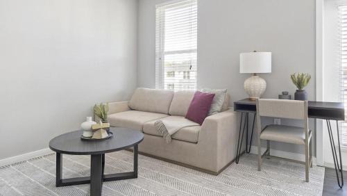 Landing Modern Apartment with Amazing Amenities ID1234X280