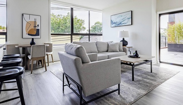 Landing | Spectacular 2BD, Gym, Courtyard