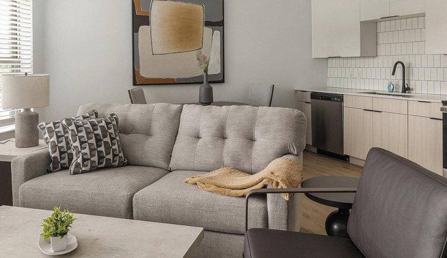 Landing | Stunning 1BD, Gym, Game Room
