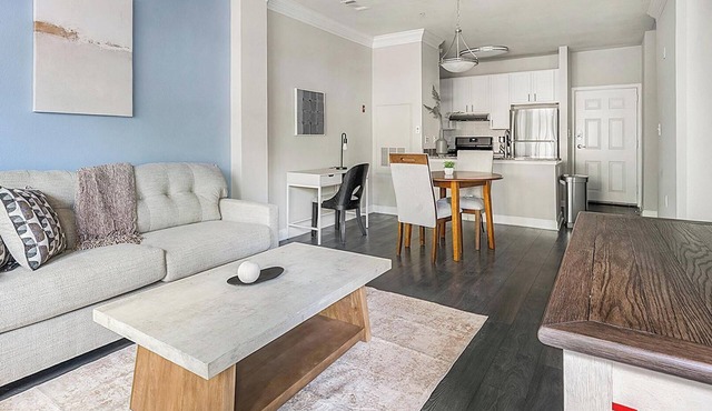 Landing | Stunning 1BD, Gym, Courtyard