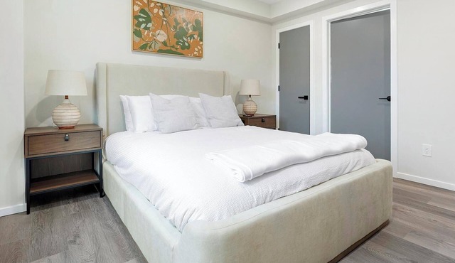 Landing | Stunning 2BD, Clubhouse, Gym