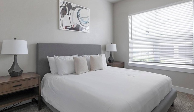 Landing | Stylish 1BD, Pool, Clubhouse