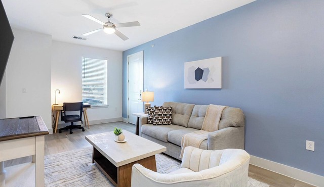 Landing | Stylish 1BD, Pool, Gym