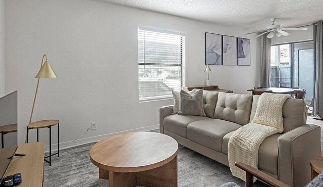 Landing | Stylish 2BD, Gym, Pool