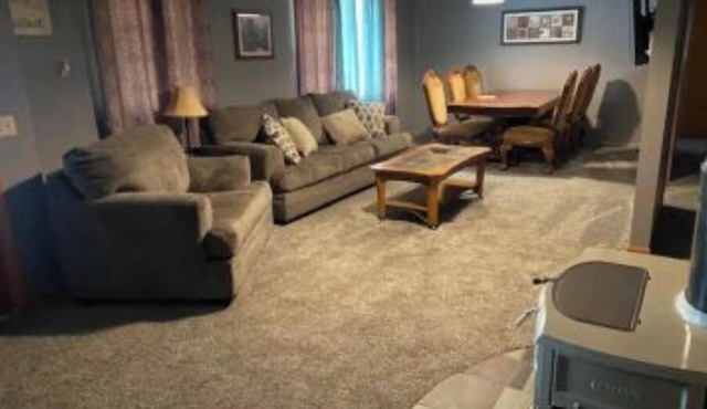 Large home 2 living rooms, 4 bedrooms. Near lakes and great hunting and fishing.
