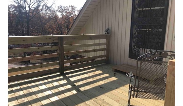 Large Studio Space For Girls Trip & Sleepovers