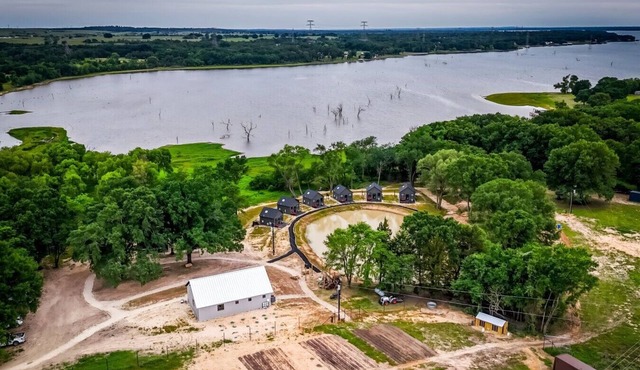 Limestone Fields: 16-Acre Lake Farm Retreat, 10 Cabins, Sleeps 26, Soaking Tubs!