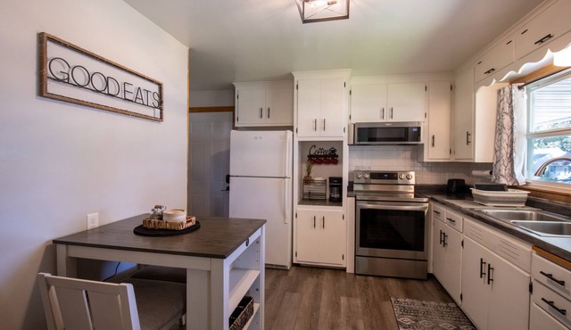 Little Nest | 2 mi to Mayo Clinic, 2 bed w/Lg Yard