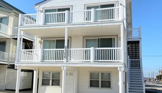 Location, Location, Location! Stunning Ocean Views!
