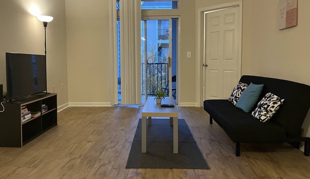 Lovely 1/1 Home by the Metro