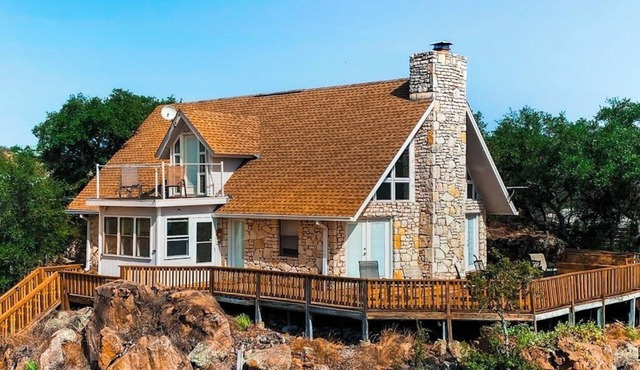 Lovely 2-story home with upper & lower decks, gorgeous lake & Hill Country views