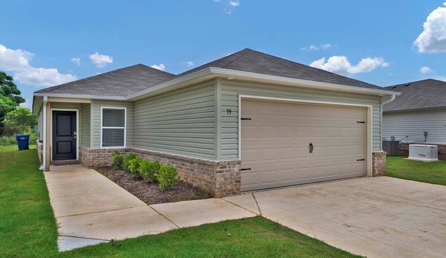 Lovely 3-bedroom new house with AC in delightful Munford, long driveway
