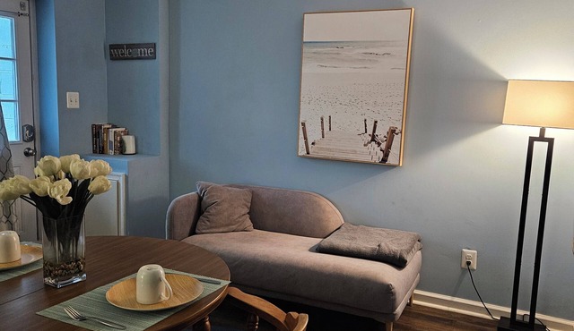 Lower Level Loft - Adorable Studio Apt. Near BWI