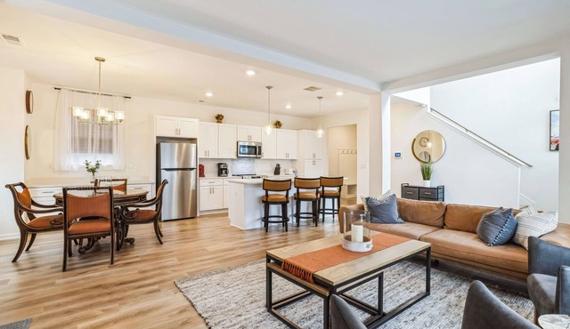 Luxurious Charm & Comfort: Your Perfect Getaway; 6 mi from Downtown Charlotte!