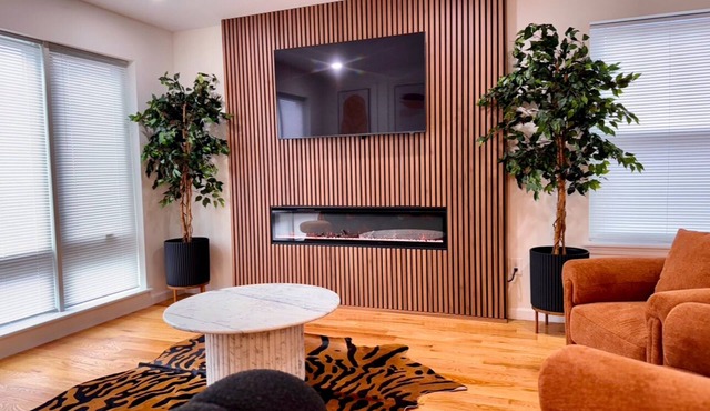 Luxurious new build 3 BR home 10 minutes away from Newark Airport with AC & wifi