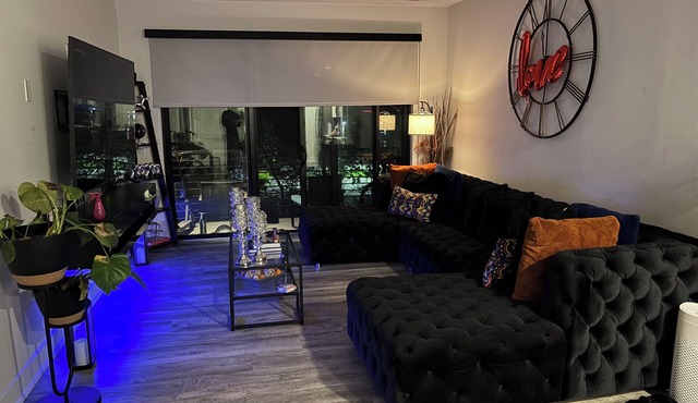 Luxury 3BR near MetLife Stadium perfect for world traveler, air conditioner
