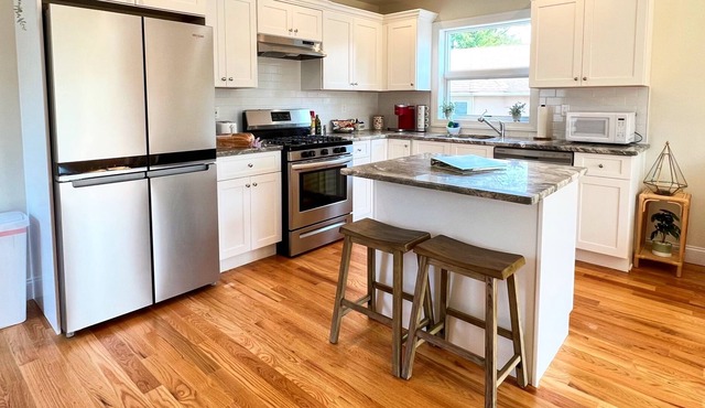 Luxury Apt in NYC | Free Parking | Near Train & NJ