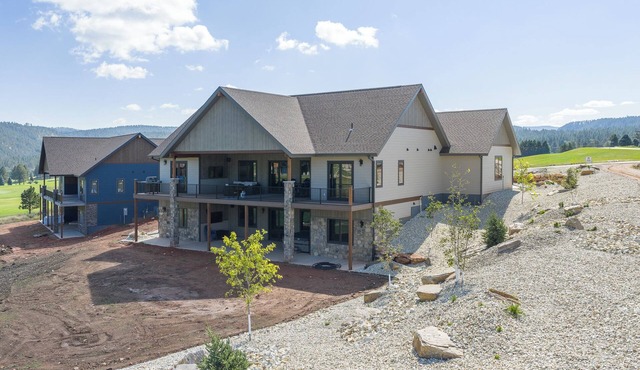 Luxury Black Hills Retreat