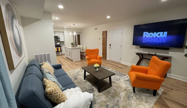 Luxury King Suite—Steps from Mayo Clinic Hospital