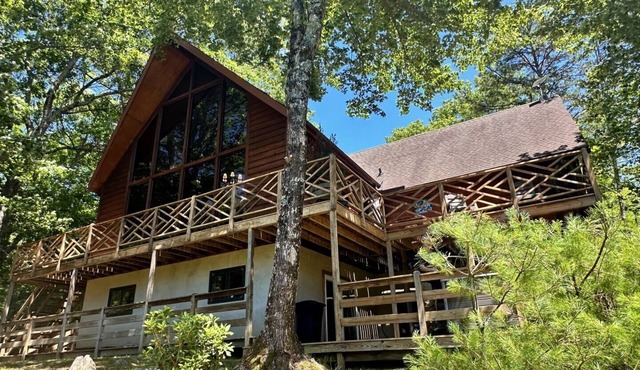 Luxury Powder Horn Mountain Cabin w/Hot Tub + Full Resort & Pool Access!