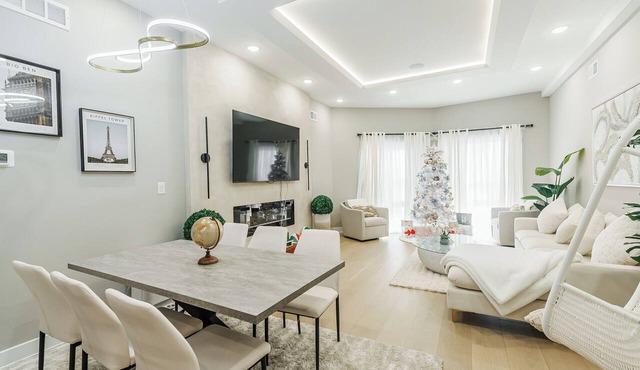 Luxury South Philly 4BR 3BA Home W/Private Garage