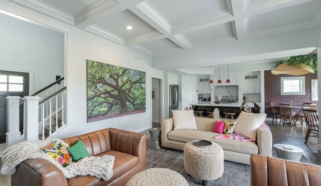 Luxury Stay/Theater/No step entry/Dogs Welcome